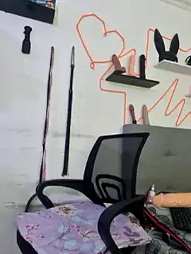 Snapshot of Sophiehuntress chatting on 03.21.25 Sophiehuntress online show from 03.21.25