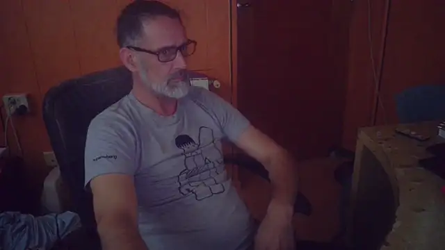 Snapshot of Lia_Y_PatrickX chatting on 10.10.25 Lia Y PatrickX online show from 10.10.25