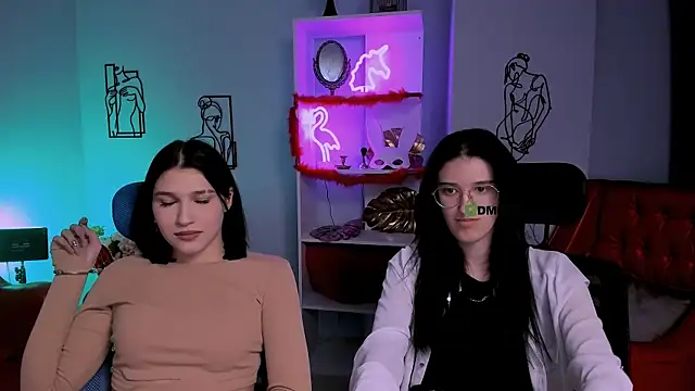 scarlet mooore online show from 03.04.25