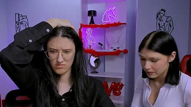 scarlet mooore online show from 03.07.25