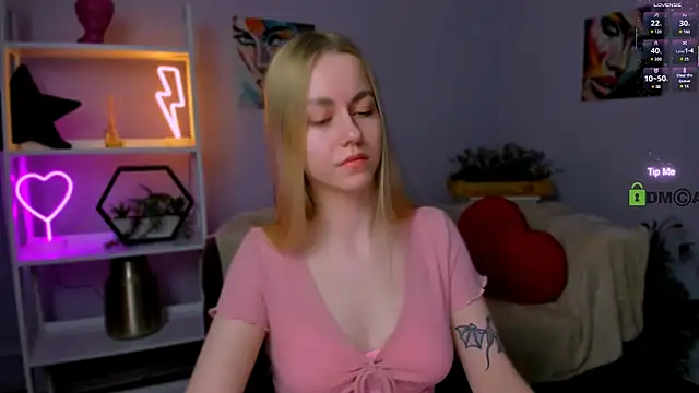 scarlet mooore online show from 03.17.25