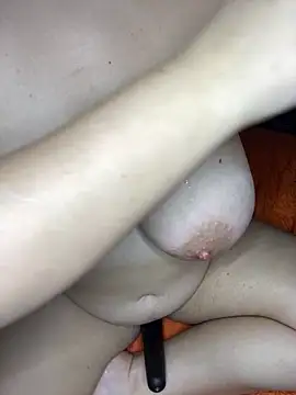 Snapshot of Ceyceys chatting on 12.29.24 Ceyceys online show from 12.29.24