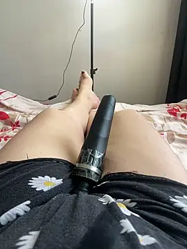 Snapshot of Ceyceys chatting on 01.31.25 Ceyceys online show from 01.31.25