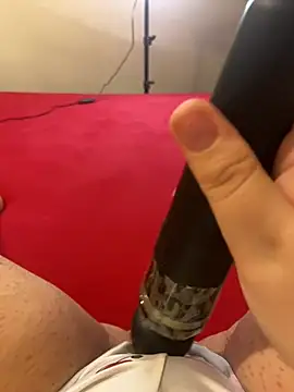 Snapshot of Ceyceys chatting on 02.08.25 Ceyceys online show from 02.08.25