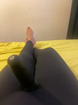 Snapshot of Ceyceys chatting on 10.12.25 Ceyceys online show from 10.12.25