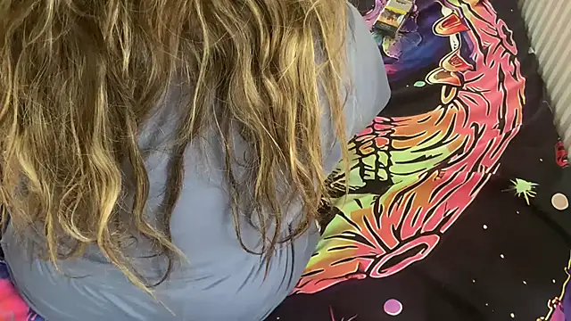 Snapshot of Ceyceys chatting on 10.22.25 Ceyceys online show from 10.22.25