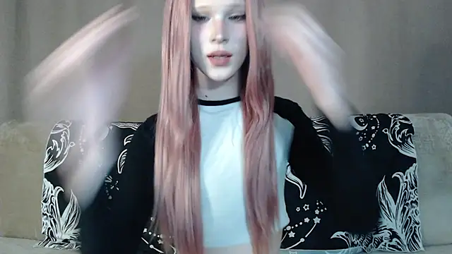 Snapshot of Sexpired_Princess chatting on 04.08.26 Sexpired Princess online show from 04.08.26