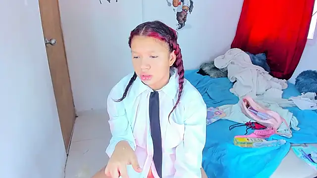 Emily Coper18 online show from 10.03.25