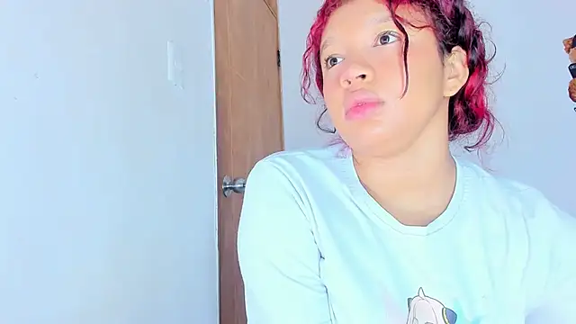 Emily Coper18 online show from 10.05.25