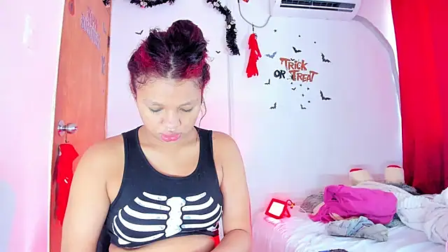 Emily Coper18 online show from 10.10.25