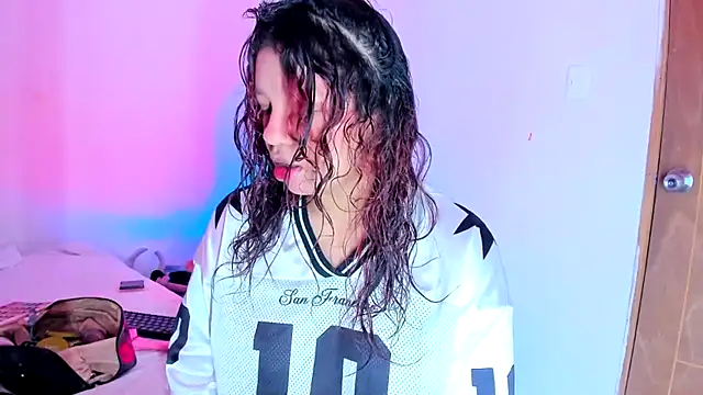 Emily Coper18 online show from 03.30.26