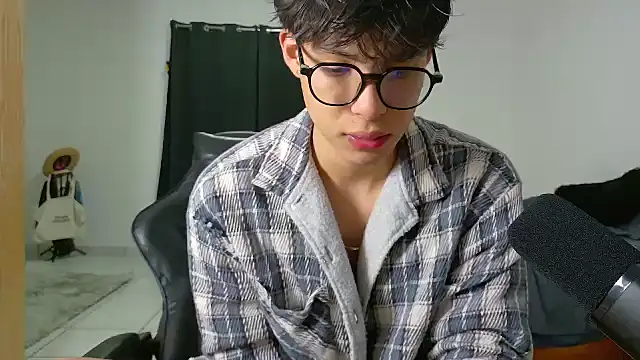 Snapshot of Jacotnk chatting on 10.03.25 Jacotnk online show from 10.03.25