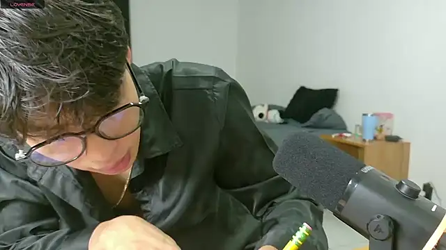 Snapshot of Jacotnk chatting on 10.06.25 Jacotnk online show from 10.06.25