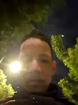 Snapshot of andresperezf chatting on 11.05.25 andresperezf online show from 11.05.25