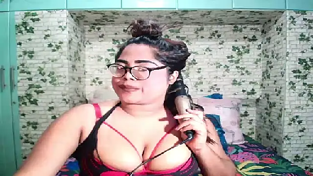 Snapshot of Indian_Lola00 chatting on 06.22.26 Indian Lola00 online show from 06.22.26