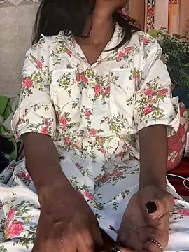 Snapshot of REMOVE- chatting on 02.15.26 REMOVE- online show from 02.15.26