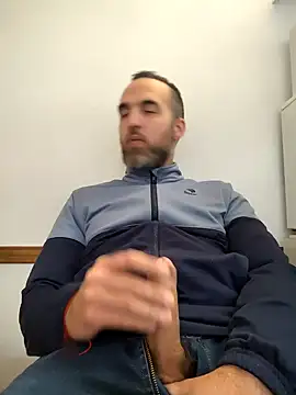 leon3875 online show from 09.25.25