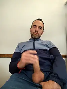 leon3875 online show from 10.27.25