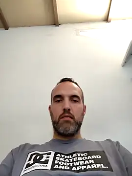 leon3875 online show from 11.26.25