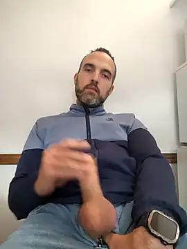 leon3875 online show from 12.05.25