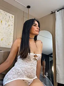 Snapshot of Alishak chatting on 10.29.25 Alishak online show from 10.29.25