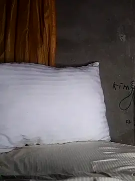 Snapshot of lachilena027 chatting on 02.27.25 lachilena027 online show from 02.27.25