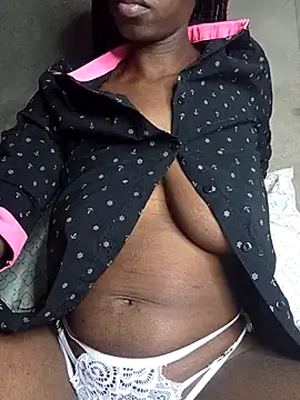 Snapshot of lachilena027 chatting on 10.23.25 lachilena027 online show from 10.23.25