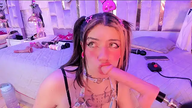 Broklinwhite  online show from 01.28.25