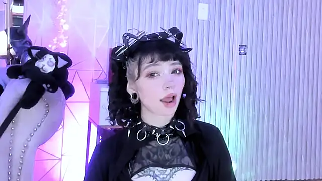 zephirahabney online show from 10.10.25