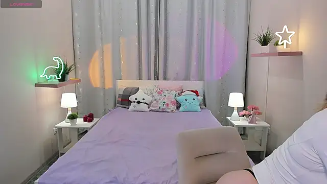 TiffanyBatson online show from 12.05.24