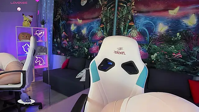 TiffanyBatson online show from 01.21.25