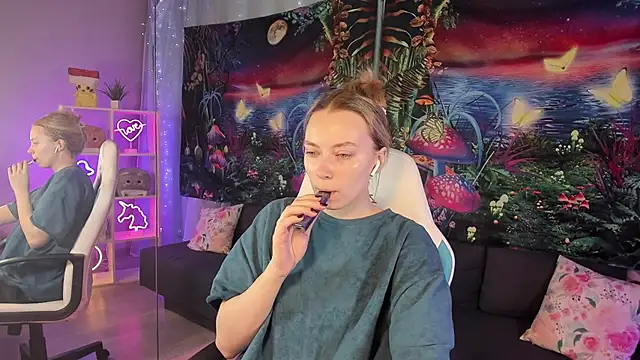 TiffanyBatson online show from 02.06.25