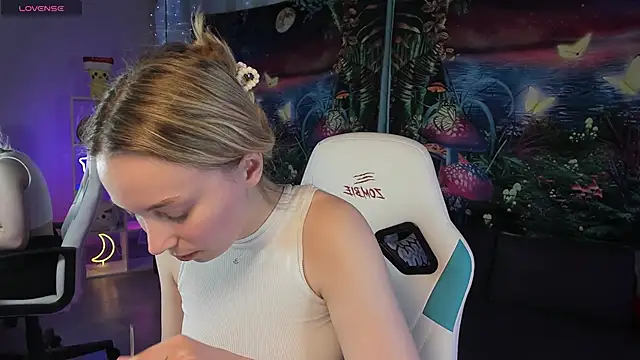 TiffanyBatson online show from 02.17.25