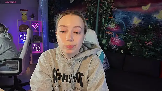 TiffanyBatson online show from 02.20.25