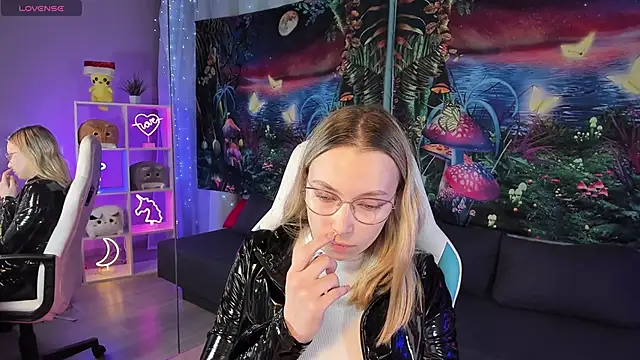 TiffanyBatson online show from 02.23.25