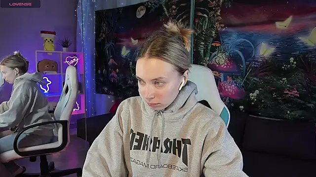 TiffanyBatson online show from 02.25.25