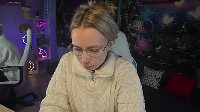 TiffanyBatson online show from 03.12.25