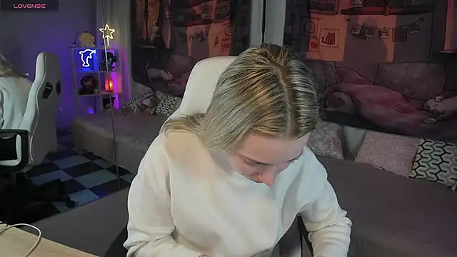 TiffanyBatson online show from 03.14.25