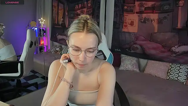 TiffanyBatson online show from 03.14.25