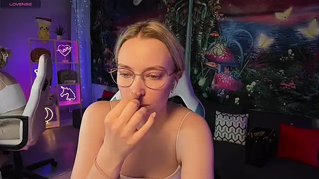 TiffanyBatson online show from 03.20.25