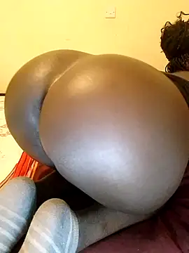 Snapshot of Misskhalifa_ chatting on 02.23.25 Misskhalifa online show from 02.23.25