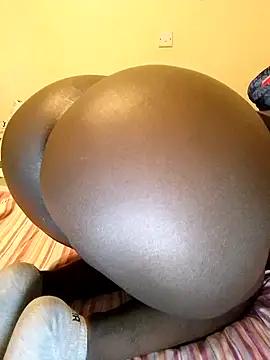 Snapshot of Misskhalifa_ chatting on 03.11.25 Misskhalifa online show from 03.11.25