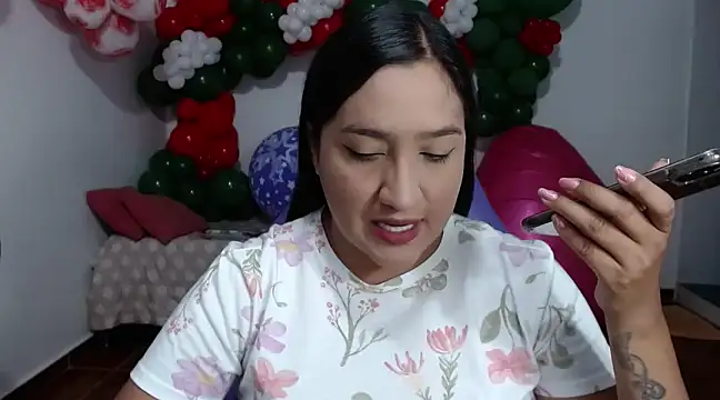 Saracutee1 online show from 12.06.24