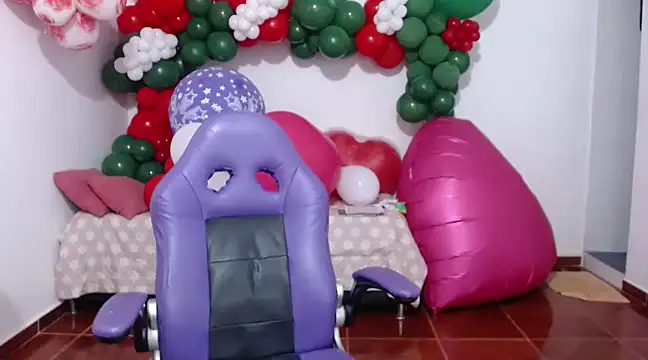 Saracutee1 online show from 12.07.24