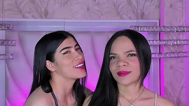 Snapshot of siara_and_zoe chatting on 05.07.26 siara and zoe online show from 05.07.26