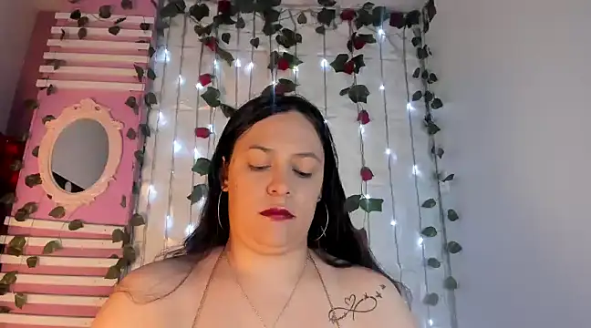 Snapshot of Biiancacox chatting on 02.15.25 Biiancacox online show from 02.15.25
