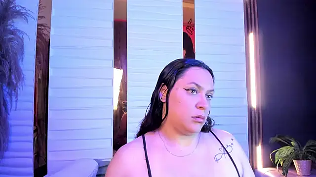 Snapshot of Biiancacox chatting on 10.25.25 Biiancacox online show from 10.25.25