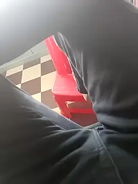 HeftyTheory7 online show from 10.28.25