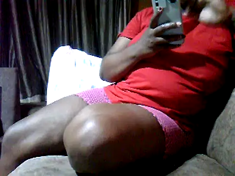 cutey-smile online show from 03.17.25