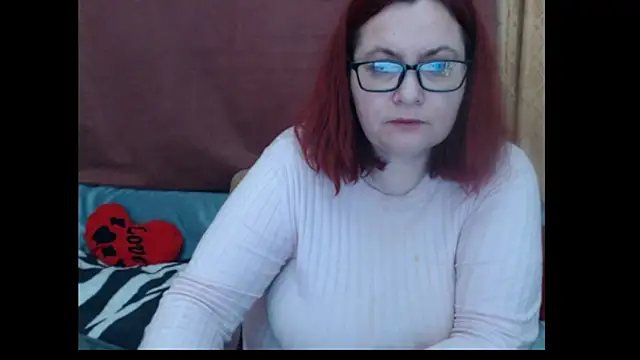 Snapshot of PlayfullMature chatting on 04.18.26 PlayfullMature online show from 04.18.26